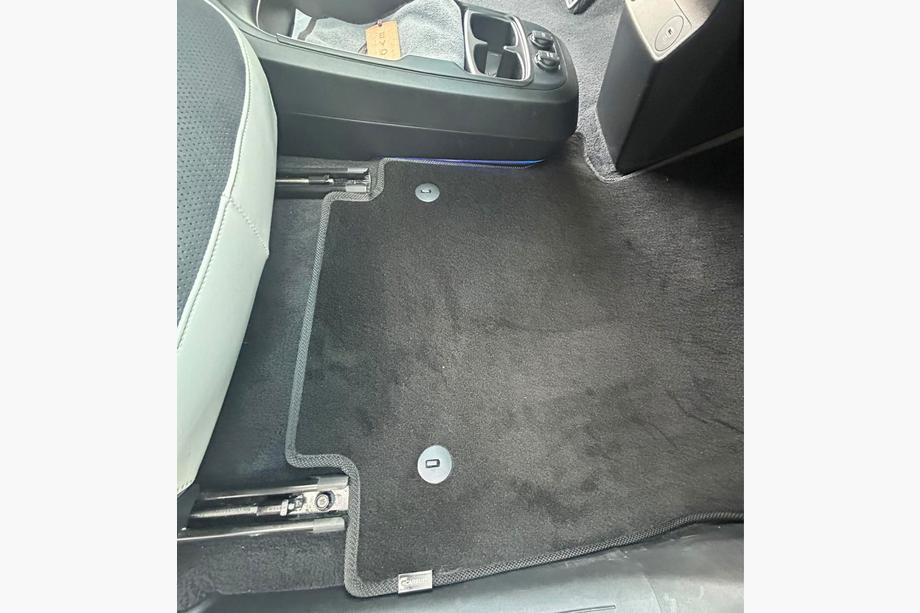 Kia EV6 2021– Tekstilni tepihi Deluxe (Črna) Image