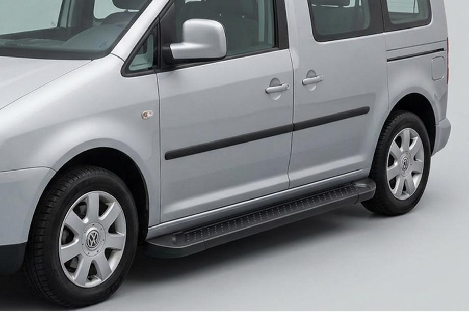 Volkswagen Caddy 2010–2015 Bočne stopnice Allmond Black (2 kosa, aluminij) Maxi medosna razdalja Image