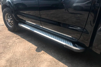 Toyota Hilux 2006–2015 Stranske stopnice Allmond Grey (2 kosa, aluminij) fotografija 5