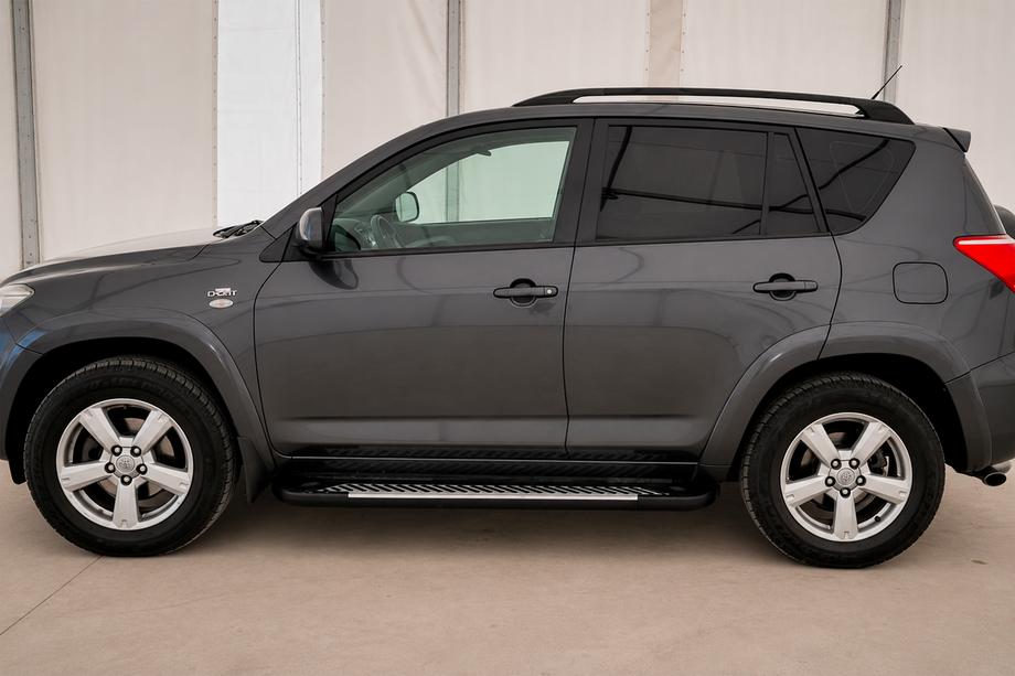 Toyota Rav 4 2006–2013 Stranski pragovi Line (2 kos, aluminij) Image