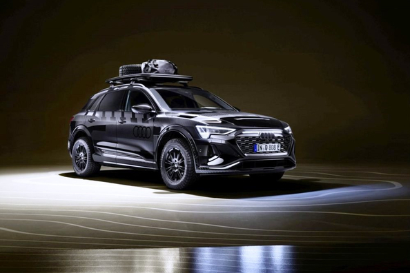 Pregled Audi Q8 e-tron edition Dakar