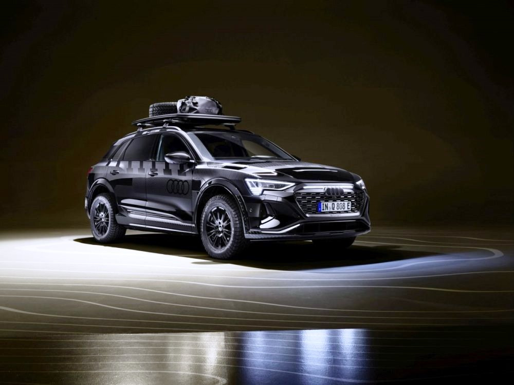 Pregled Audi Q8 e-tron edition Dakar