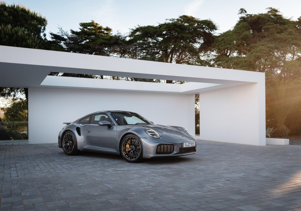 Test Porsche 911 Turbo S T-Hybrid: najmočnejši serijski 911