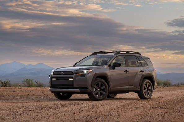 Pregled Toyota RAV4 Woodland: pustolovski crossover s hibridnim pogonom