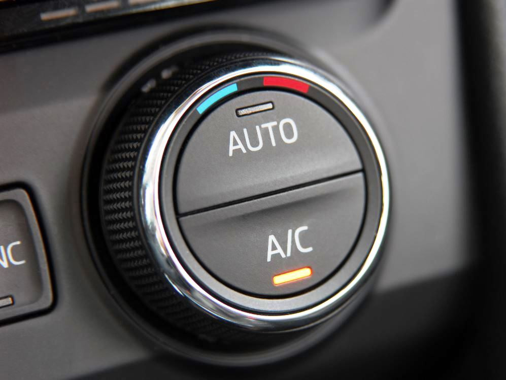 Ali lahko pozimi uporabljate avtomobilsko klimatsko napravo?