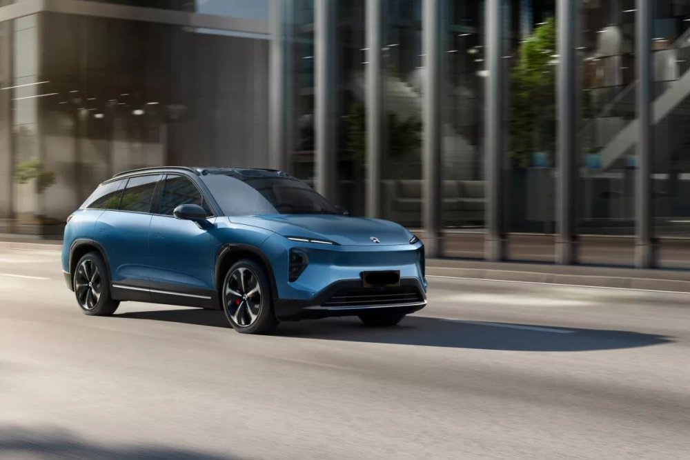 Test Nio ES7: zmogljiv električni križanec z dosegom do 930 km