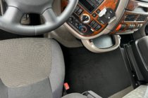 DAF XF105 2005–2013 Premium tekstilni tepihi za avto (Črni) fotografija 4