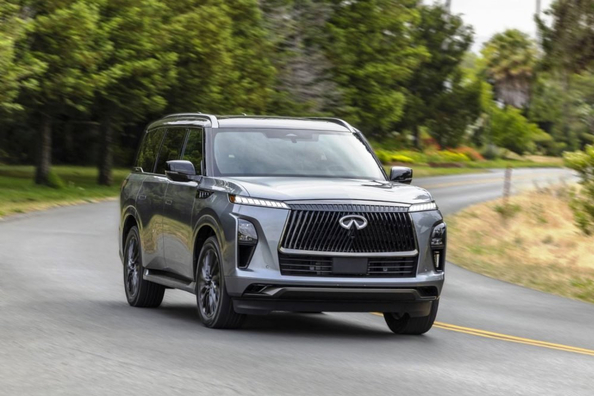 Infiniti QX80 2. generacije: tehnični podatki, oprema, fotografije