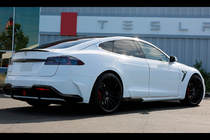 Tesla Model S 2012– Komplet karoserijskih dodatkov LRT-Design Carbon fotografija 9