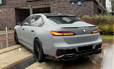 BMW serija 7 G70/G71 2022– Spojler za zadnje steklo (vizir) fotografija 2