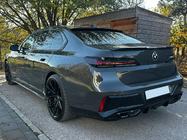 BMW serija 7 G70/G71 2022– Spojler za zadnje steklo (vizir) fotografija 3