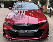 BMW 5/i5 serija G60/G60E/G61 2023– Sprednji lip spojler odbijača Lip Gloss Black (za M-Sport) fotografija 2