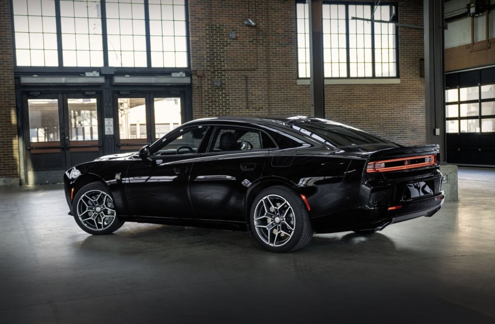 Štirivratni Dodge Charger VIII: test sodobnega muscle cara