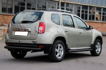 Dacia Duster 2008–2018 Zadnji ravni zaščitni lok Black (nerjavno jeklo) fotografija 3