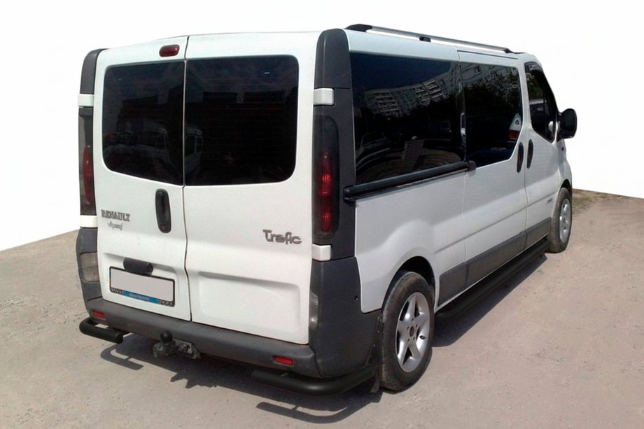 Nissan Primastar 2002–2014 Zadnji vogalni elementi AK003 Black (nerjavno jeklo) Image