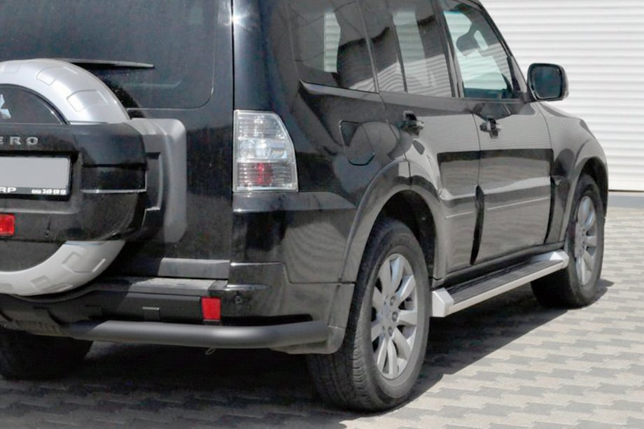 Mitsubishi Pajero Wagon IV 2006–2021 Zadnji zaščitni lok AK003 Black (nerjavno jeklo) Fotografija 1