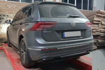 Volkswagen Tiguan 2016–2023 Zadnji zaščitni lok AK001-2 Black (nerjavno jeklo) fotografija 2