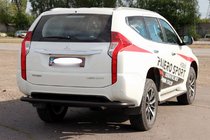 Mitsubishi Pajero Sport 2015– Zadnji zaščitni lok AK005 Black (nerjaveče jeklo) fotografija 3