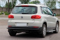 Volkswagen Tiguan 2007–2016 Zadnja zaščitna cev AK002-2 Black (nerjaveče jeklo) fotografija 3