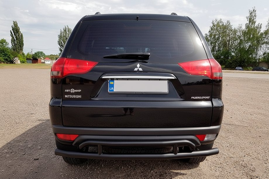 Mitsubishi Pajero Sport 2008–2015 Zadnji zaščitni lok AK002-2 Black (2 kos, nerjaveče jeklo) Image