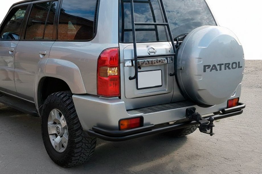 Nissan Patrol Y61 1997–2011 Zadnji zaščitni lok AK005-3 Black (nerjavno jeklo) Image