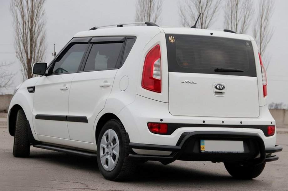 Kia Soul II 2013–2018 Zadnji zaščitni lok AK007-2 Black (nerjaveče jeklo) Image
