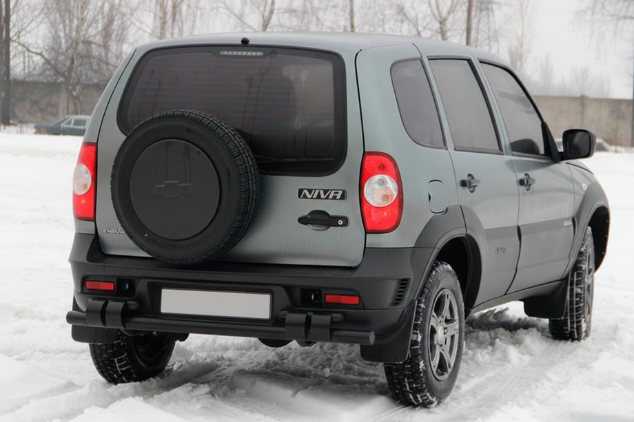 Chevrolet Niva 1998–2020 Zadnji zaščitni lok AK015 Black (nerjaveče jeklo) Image