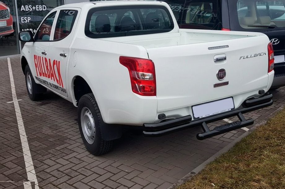 Mitsubishi L200 2015–2024 Zadnji zaščitni lok AK-Special Black (nerjaveče jeklo) Fotografija 3