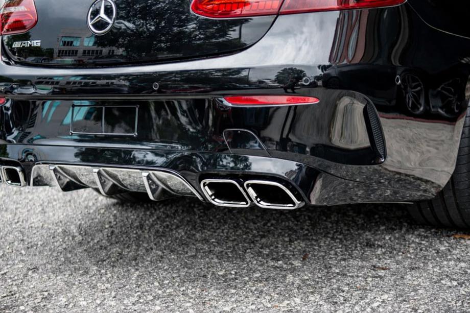 Mercedes E-class coupe C238 2016–2024 Zadnji difuzor Black z nastavki Chrome (AMG63 dizajn) Image