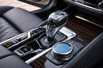 BMW serija 6 G32 2017– Komplet kristalnih notranjih elementov (izbirnik samodejnega menjalnika + gumbi) fotografija 2