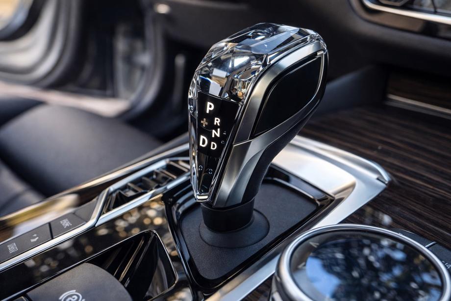 BMW serija 6 G32 2017– Komplet kristalnih notranjih elementov (izbirnik samodejnega menjalnika + gumbi) Image