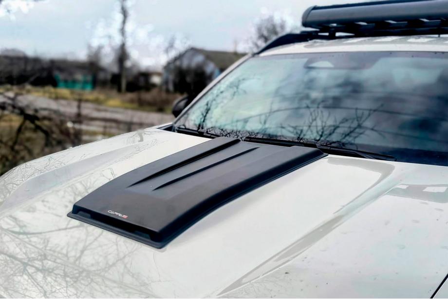 Renault Duster 2024– Nastavek za pokrov motorja SCOOP (mat) Image