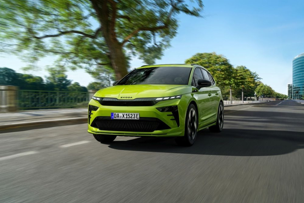 Test Skoda Enyaq RS: športni električni paradni konj po prenovi 2025
