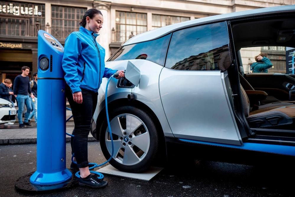 Kako električni avtomobili vplivajo na človeško telo? Miti in resničnost