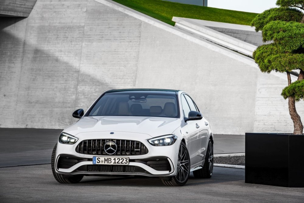 Test kompaktne športne limuzine Mercedes-Benz C 43 AMG