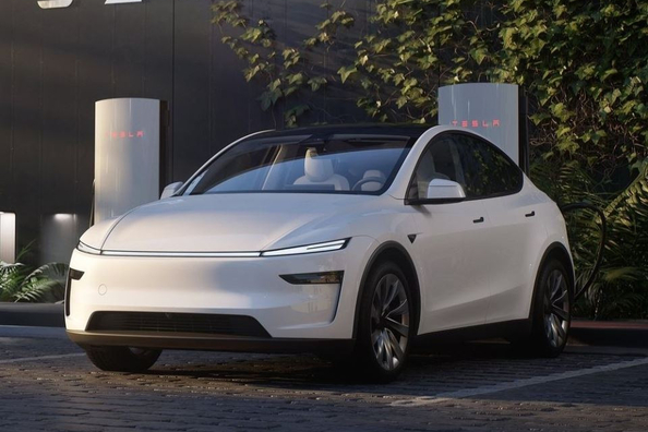 Tesla Model Y (Juniper 2025): pregled prenovljenega električnega križanca