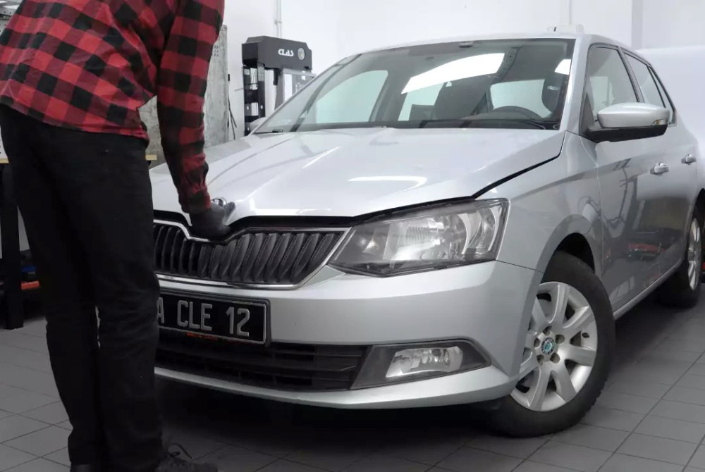 Skoda Fabia: kako odpreti pokrov motorja? Navodila po korakih