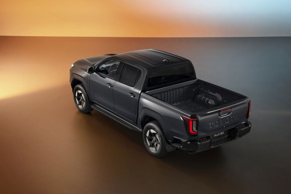 Toyota Hilux Electric (2026): pregled prvega električnega legendarnega pick-upa Fotografija 1