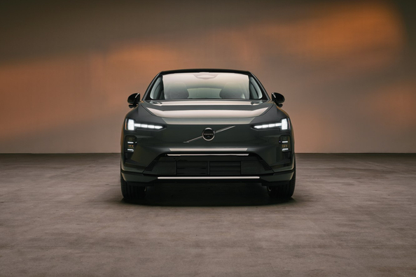 Volvo EX60 (2026) – pregled povsem električnega srednje velikega križanca