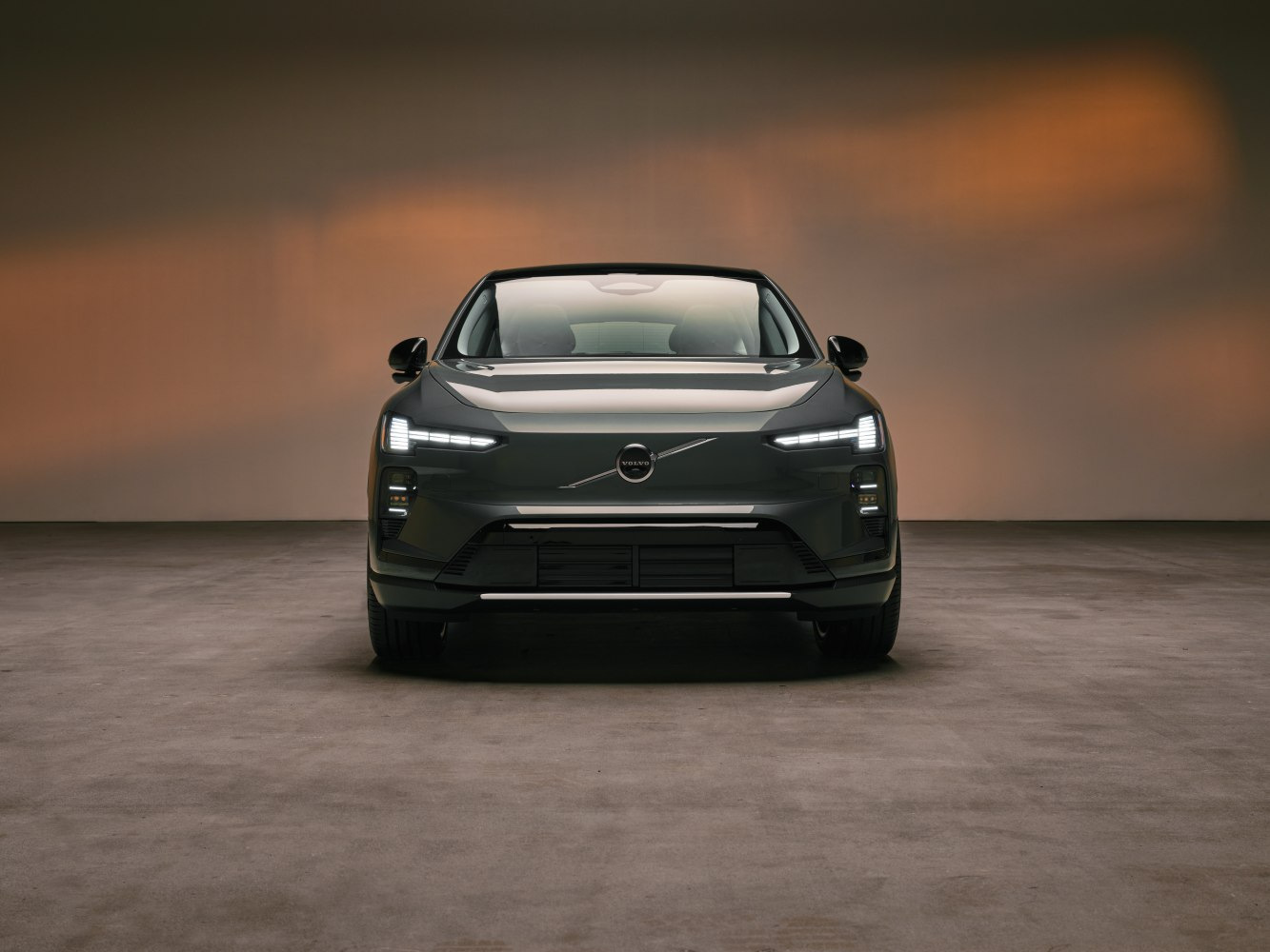 Volvo EX60 (2026) – pregled povsem električnega srednje velikega križanca