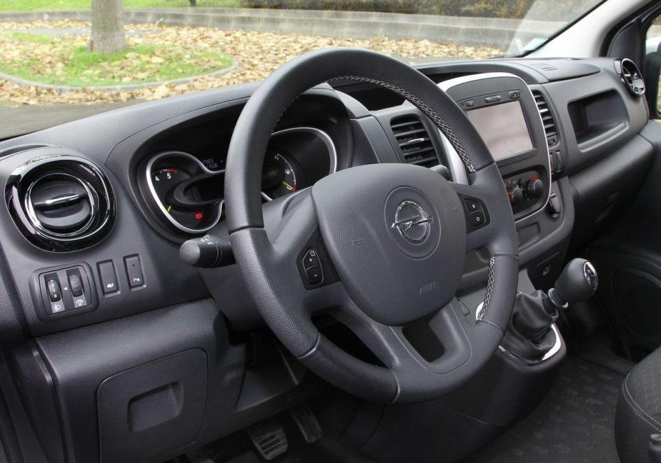 Opel Vivaro: Kako pravilno odstraniti volan