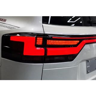 Zadnje luči V2 Toyota Land Cruiser 300 2021– fotografija 3