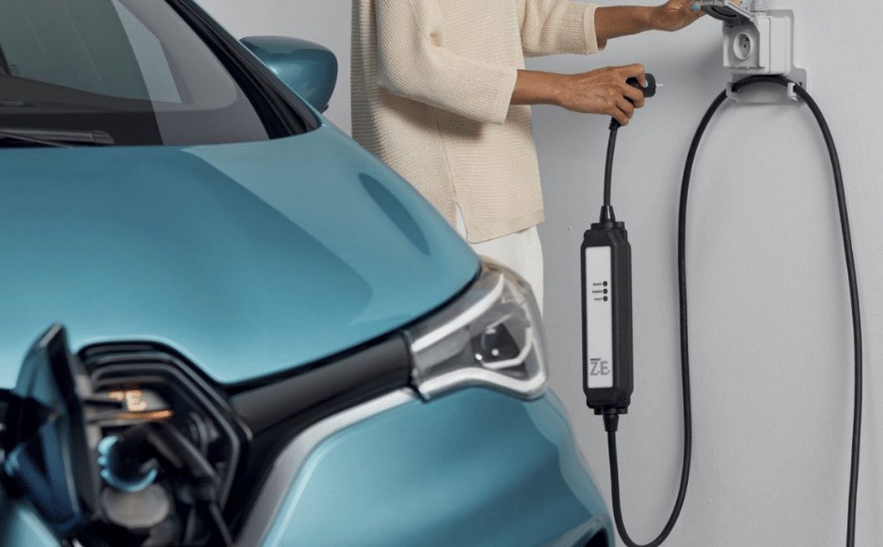 Kako polniti električni avto doma?