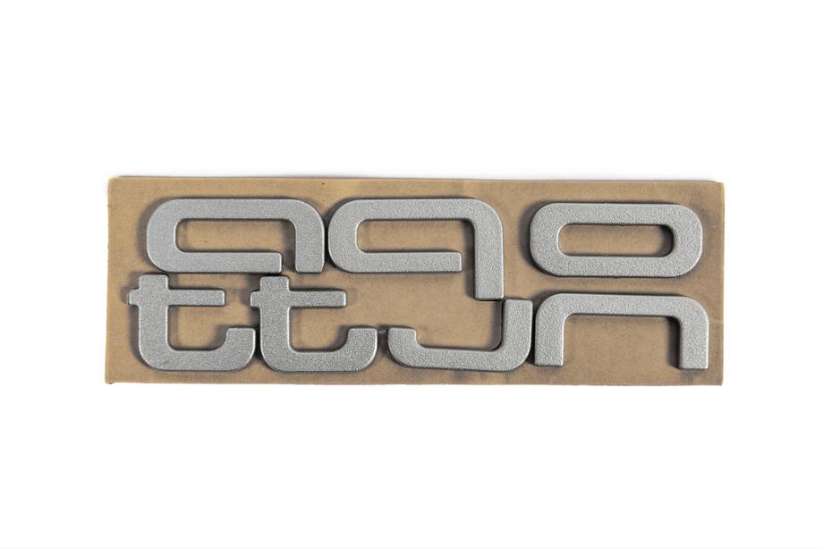 Audi Emblem Quattro Grey Fotografija 2