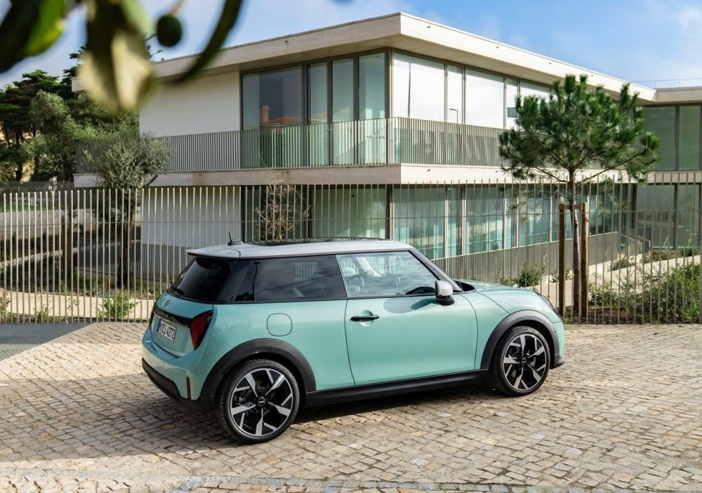 Test MINI Hatchback 3-door (F66): nova generacija