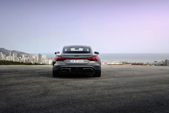 Audi RS e-tron GT 2025 — električni Gran Turismo višjega razreda Fotografija 4