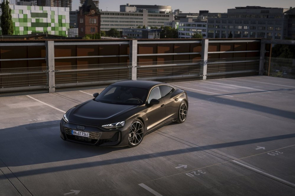 Audi RS e-tron GT 2025 — električni Gran Turismo višjega razreda Fotografija 1