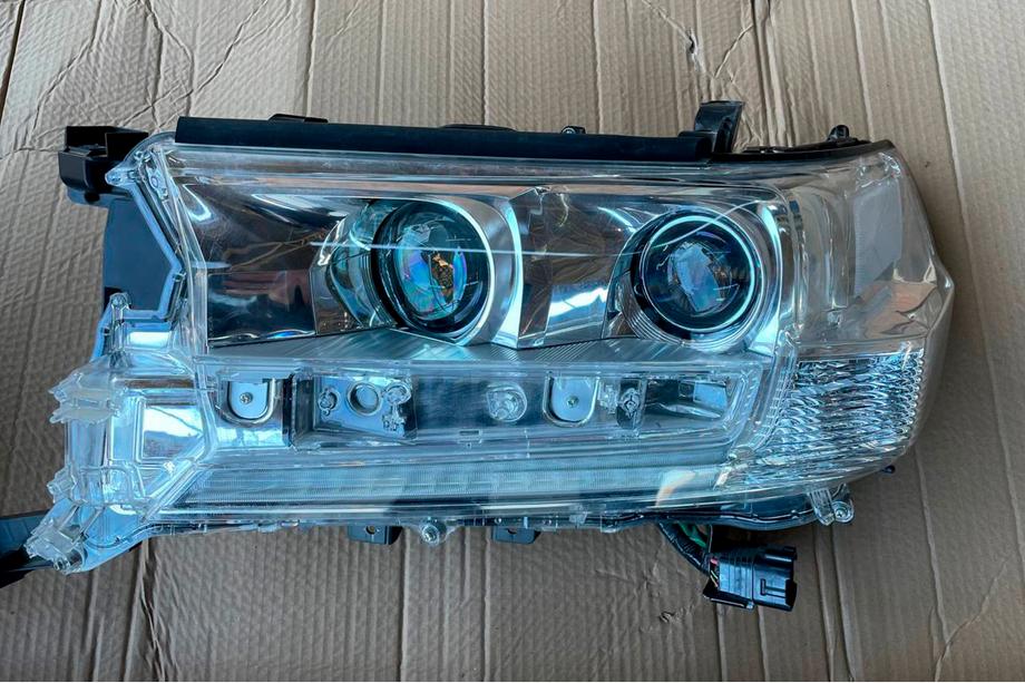 Toyota Land Cruiser 200 2007–2021 Sprednji žarometi 2016+ (Standart, rabljeni) Fotografija 8