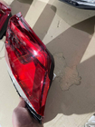 Toyota Land Cruiser 200 2007–2021 Znižano Zadnja leva notranja zadnja luč 2016-2021 (OEM standard) (na pokrov prtljažnika) (počena) fotografija 4