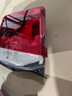 Toyota Land Cruiser 200 2007–2021 Znižano Zadnja leva notranja zadnja luč 2016-2021 (OEM standard) (na pokrov prtljažnika) (počena) fotografija 2